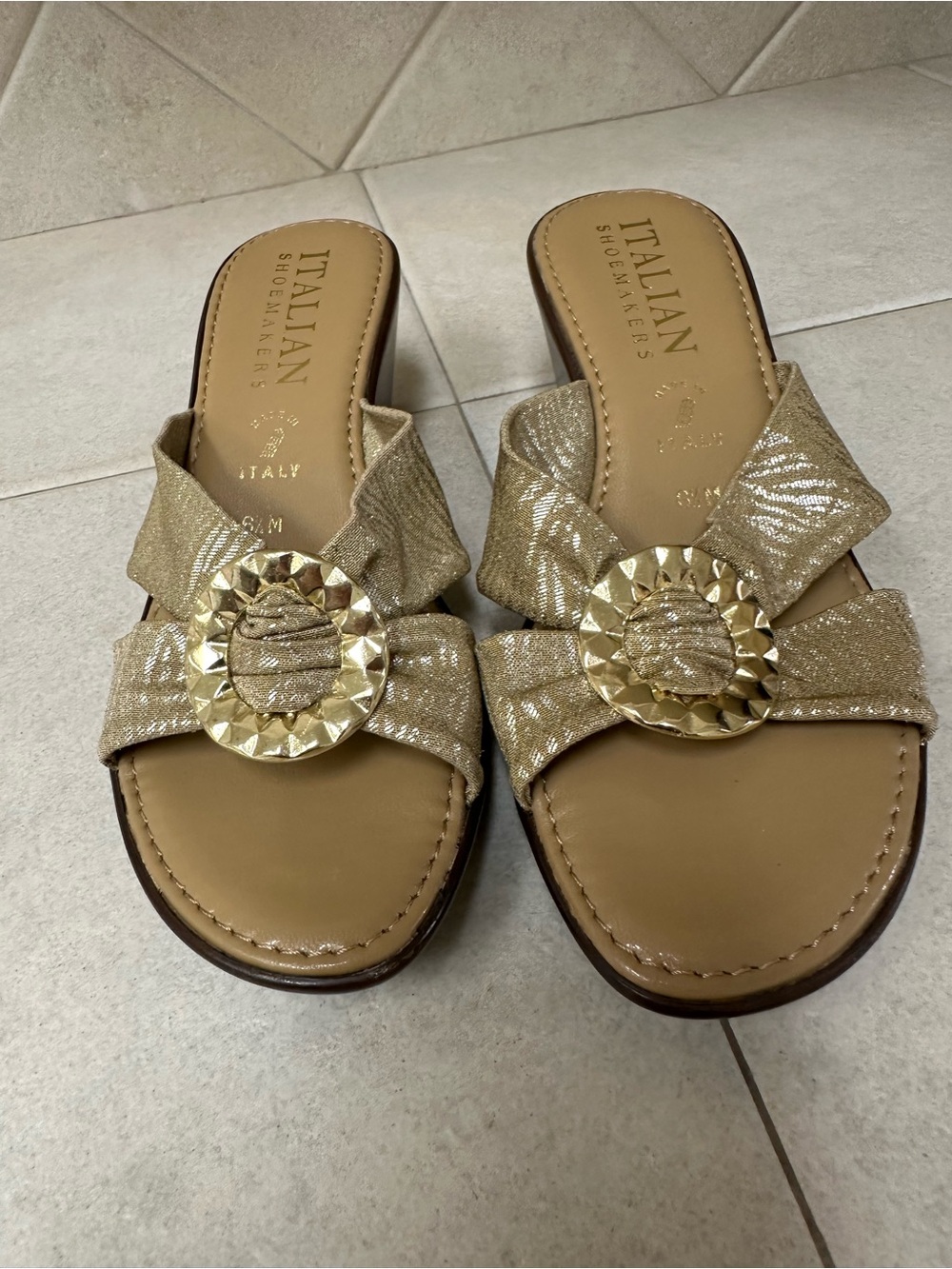 Italian Shoemakers Gold Slide Sandals with Decorative Buckle (6 1/2 M)